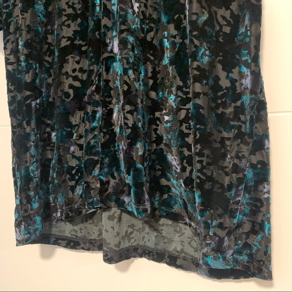 Velvet Camo Print Tee Shirt - Picture 12 of 14